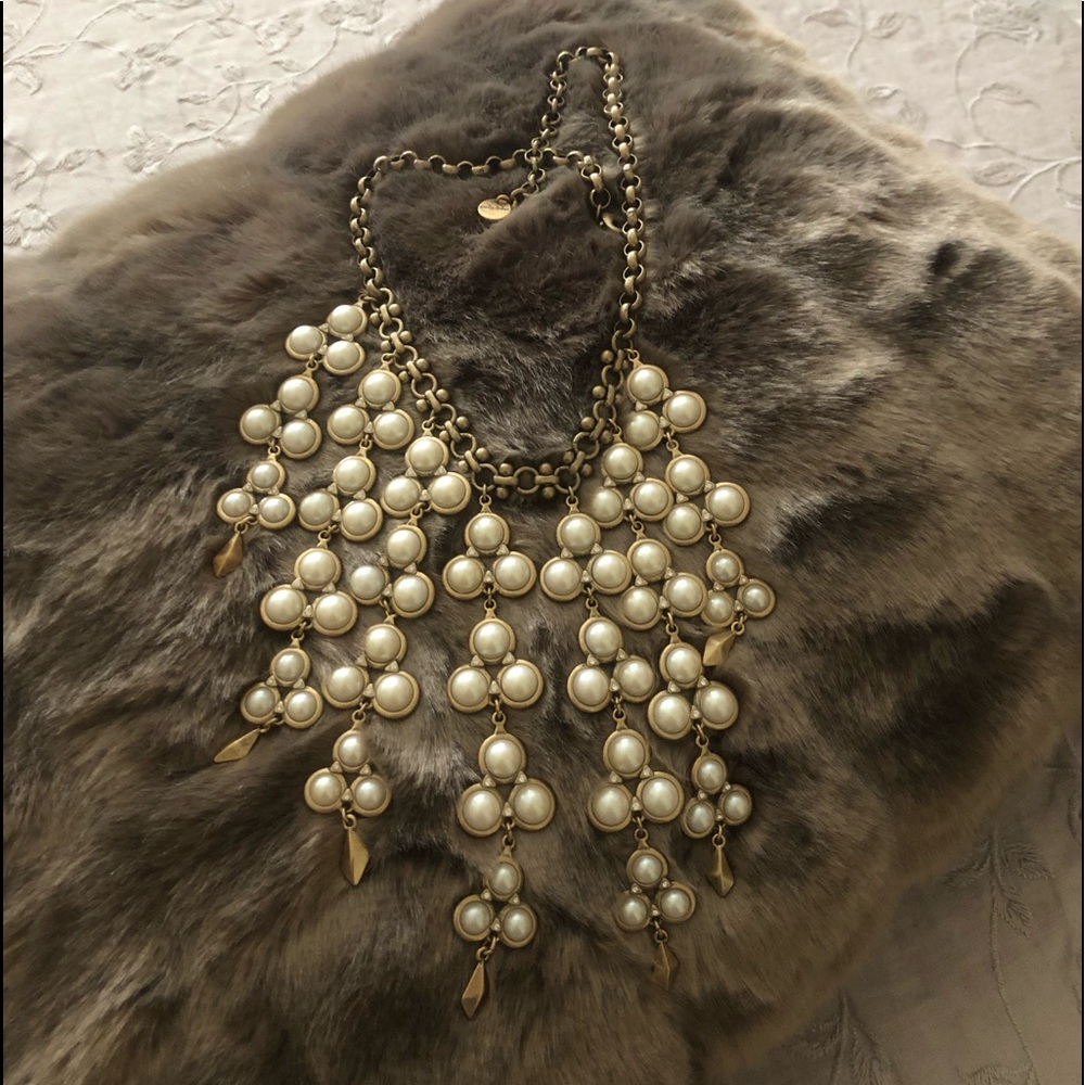 Gorgeous Stella and Dot pearl necklace.